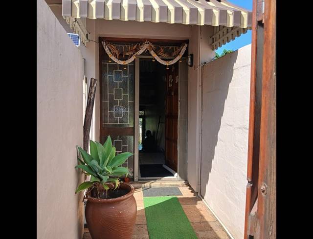 2 BEDROOM DUPLEX FOR SALE IN WOODHAVEN